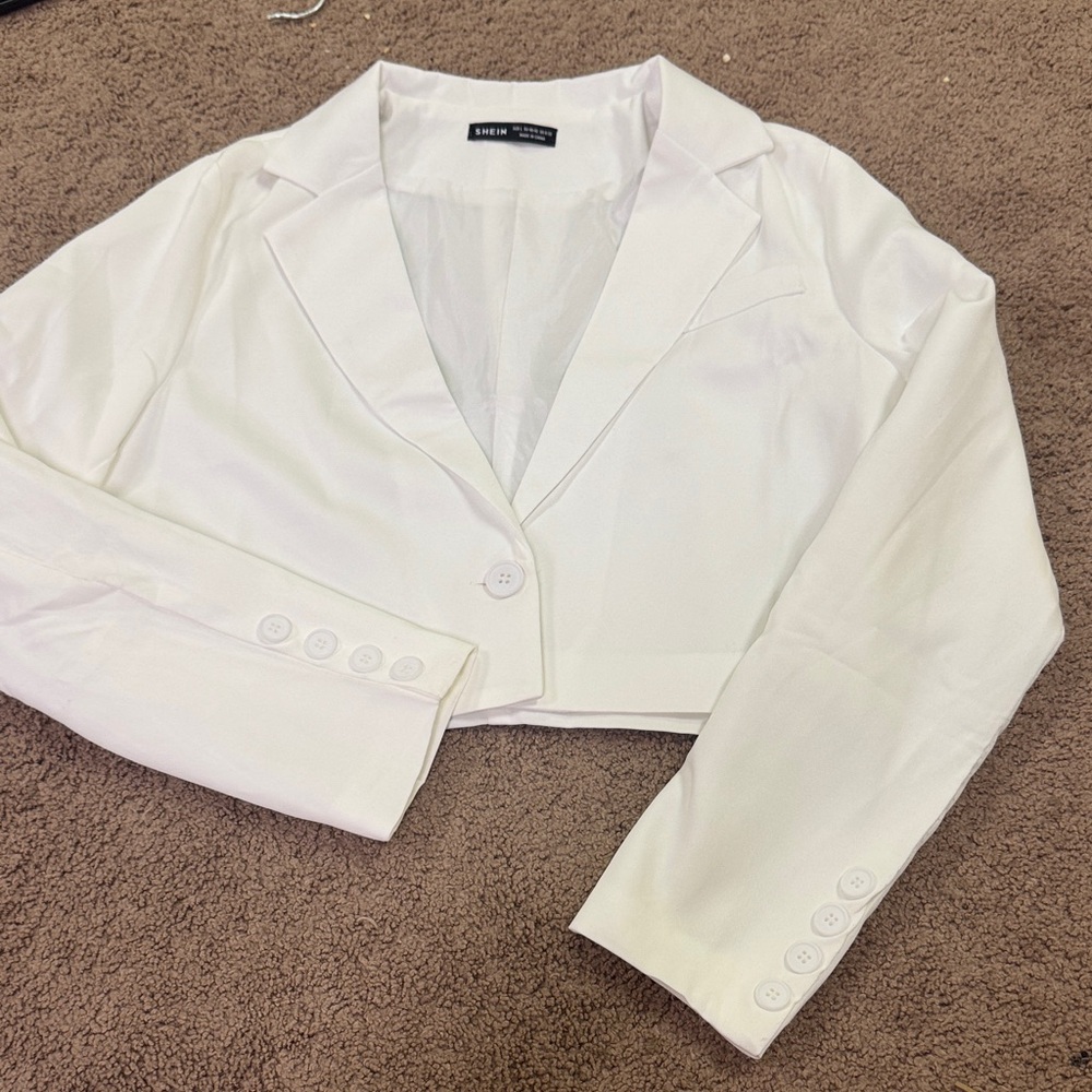 SHEIN Elegant White Cropped Blazer